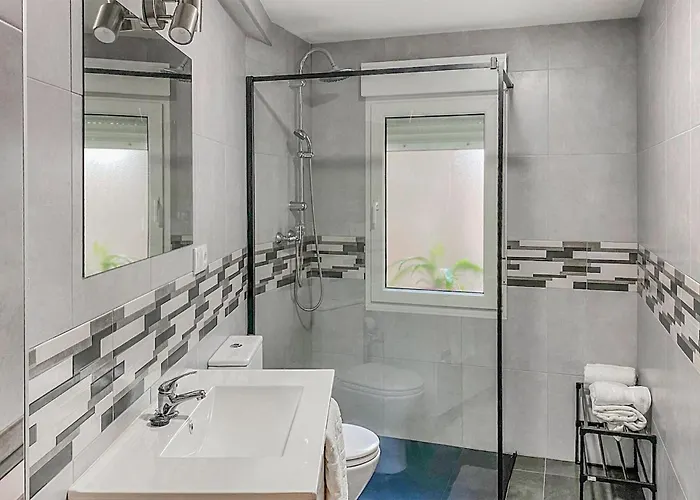 Apartamento 3 Bedroom Amazing In *